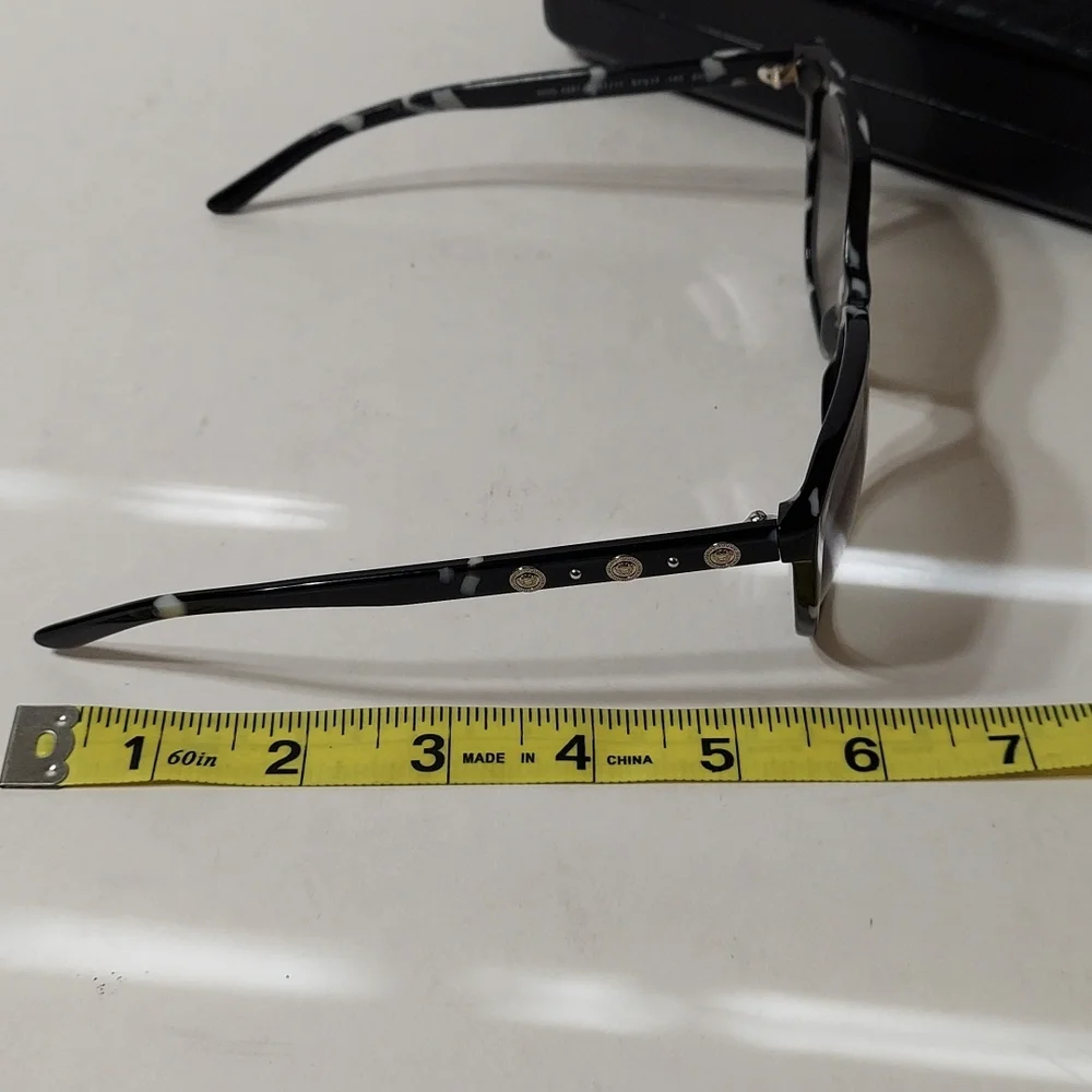 Versace Sunglasses With Case Beautiful Black And Ivory Frame Good Condition - Picture 11 of 11